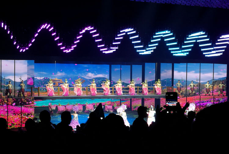 尊龙体育特种陶瓷有限公司举行2019年炭河古城一日游