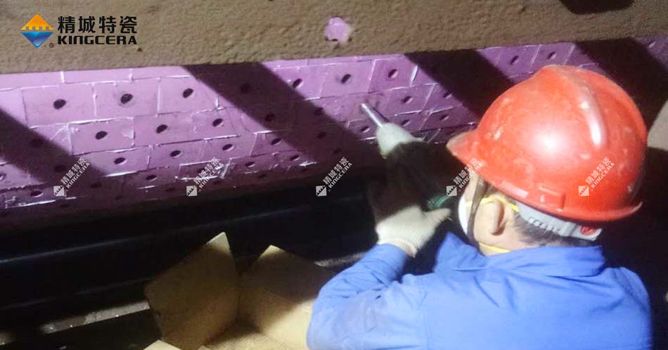 尊龙体育牌新型耐磨陶瓷布料机圆辊使用效果