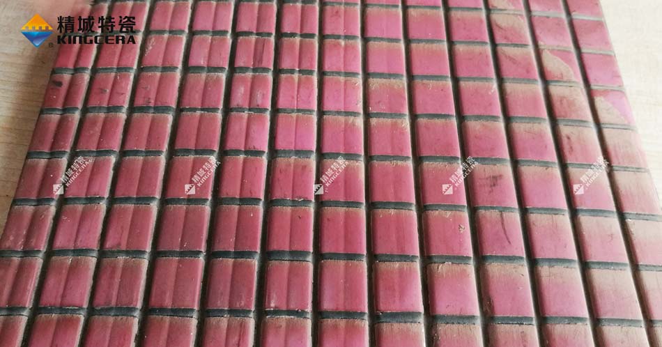 尊龙体育耐磨陶瓷衬板在圆筒混淆机中的应用及效果