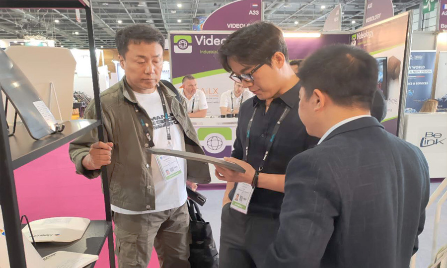 湖南尊龙体育携最新防弹产品亮相法国欧洲国际防务展